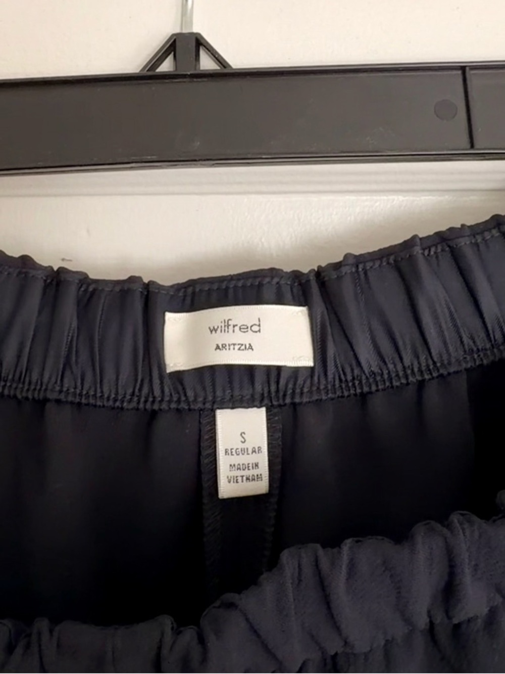 Aritzia Lodge Pant in Navy - Picture 2 of 4